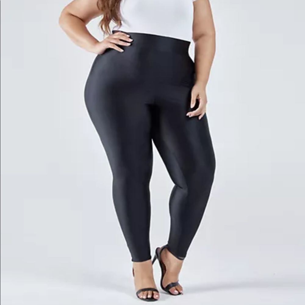 Fashion to figure black hi shine leggings - Picture 2 of 12